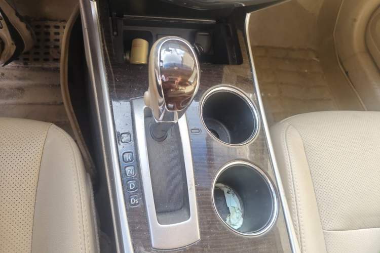 Used Nissan Teana 2015 2.0L XL-Sporty UEFA Champions League Edition Gear Lever