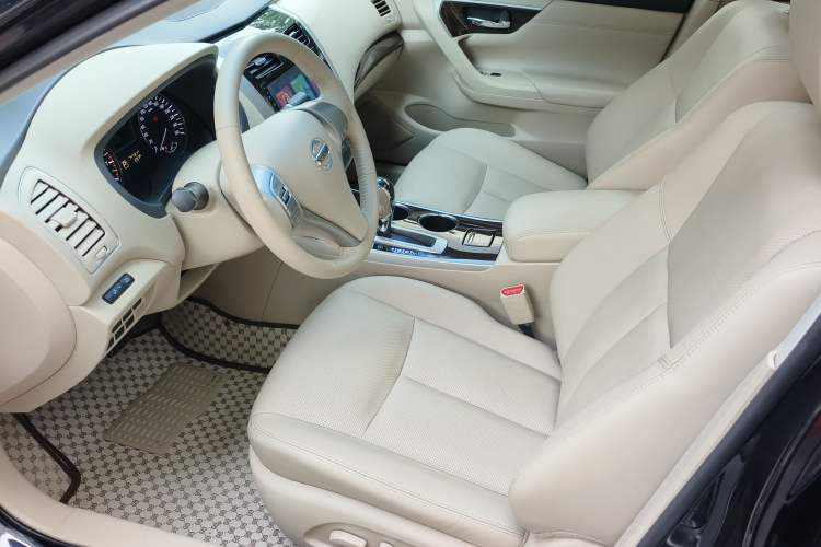 Used Nissan Teana 2015 2.0L XL-Sporty UEFA Champions League Edition Interior 1