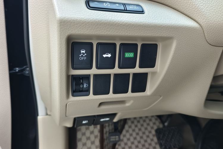 Used Nissan Teana 2015 2.0L XL-Sporty UEFA Champions League Edition Interior 12