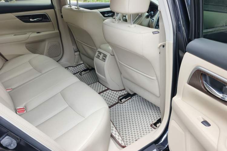 Used Nissan Teana 2015 2.0L XL-Sporty UEFA Champions League Edition Interior 3