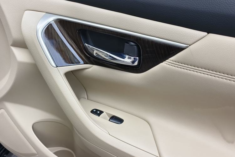 Used Nissan Teana 2015 2.0L XL-Sporty UEFA Champions League Edition Interior 7