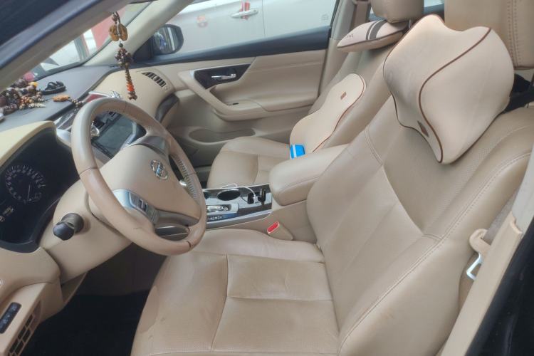 Used Nissan Teana 2015 2.0L XE-Sporty Champions League Sports Edition Left Front Seat