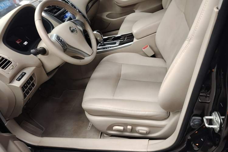 Used Nissan Teana 2015 2.0L XL Upper Champions League Tech Edition Left Front Seat