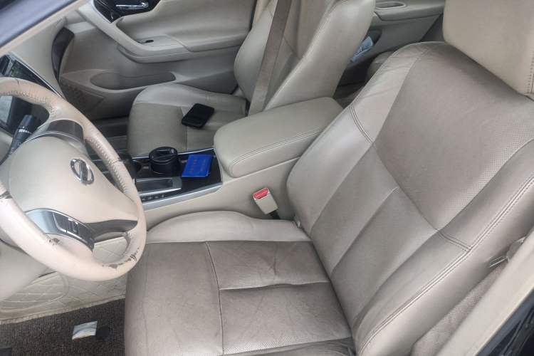 Used Nissan Teana 2015 2.0L XE-Sporty Champions League Sports Edition Left Front Seat