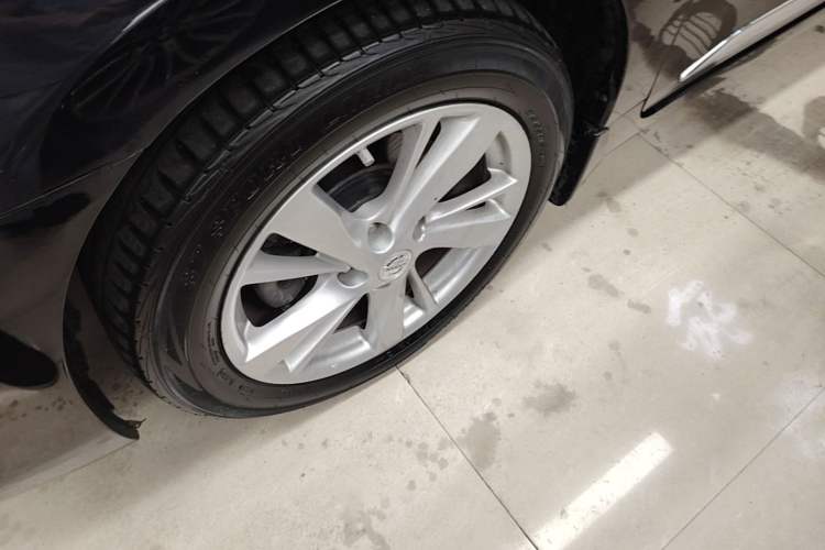 Used Nissan Teana 2015 2.0L XL Upper Champions League Tech Edition Left Front Wheel Hub