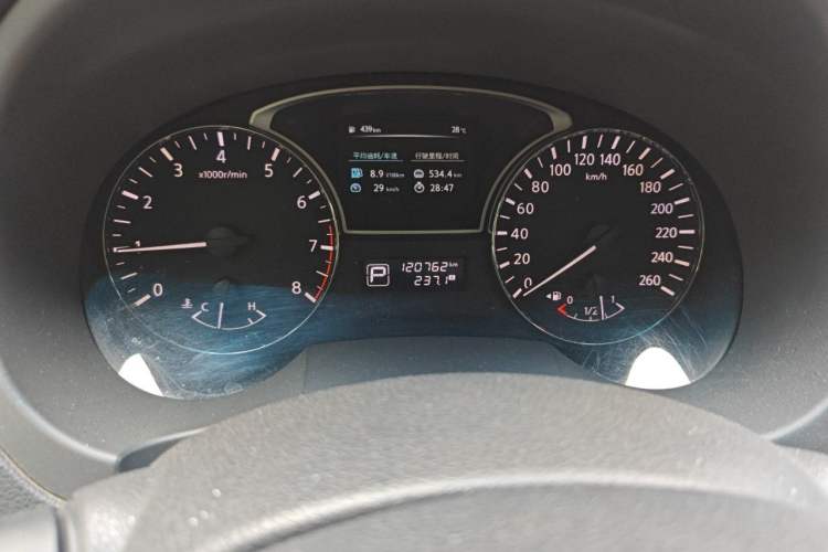Used Nissan Teana 2015 2.0L XL Upper Champions League Tech Edition Odometer Close Up