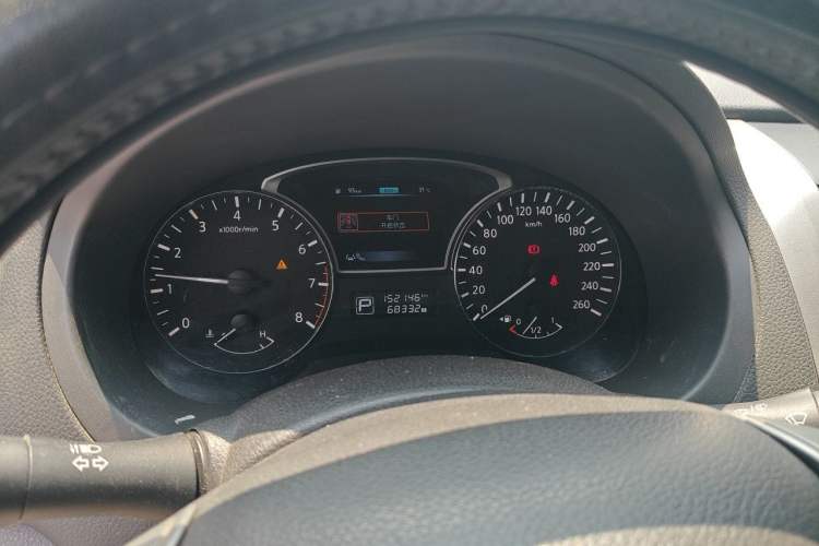 Used Nissan Teana 2015 2.0L XL Upper Champions League Tech Edition Odometer Close Up