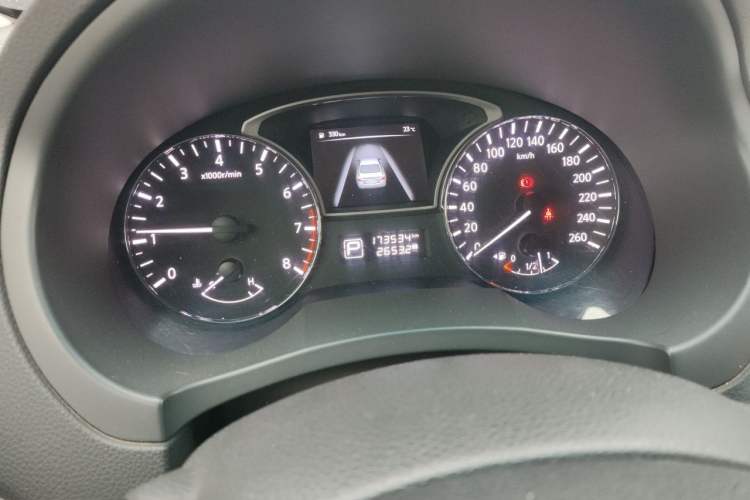 Used Nissan Teana 2015 2.0L XL Upper Champions League Tech Edition Odometer Close Up