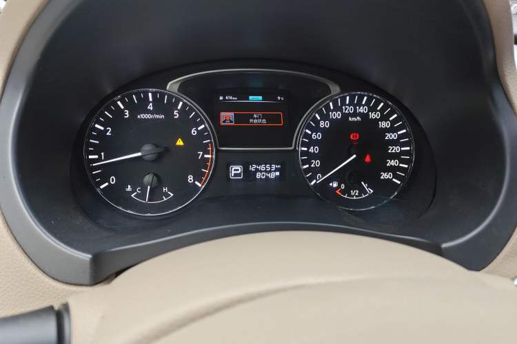 Used Nissan Teana 2015 Duke 2.5L XV Champions League Glory Edition Odometer Close Up