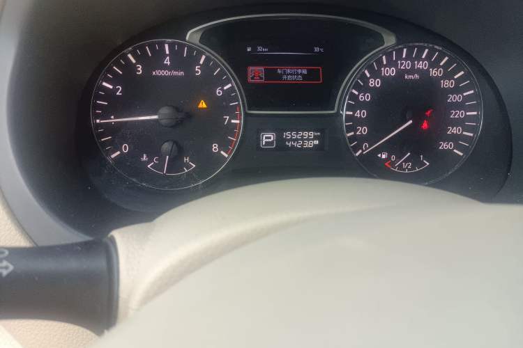 Used Nissan Teana 2015 2.0L XE-Sporty Champions League Sports Edition Odometer Close Up