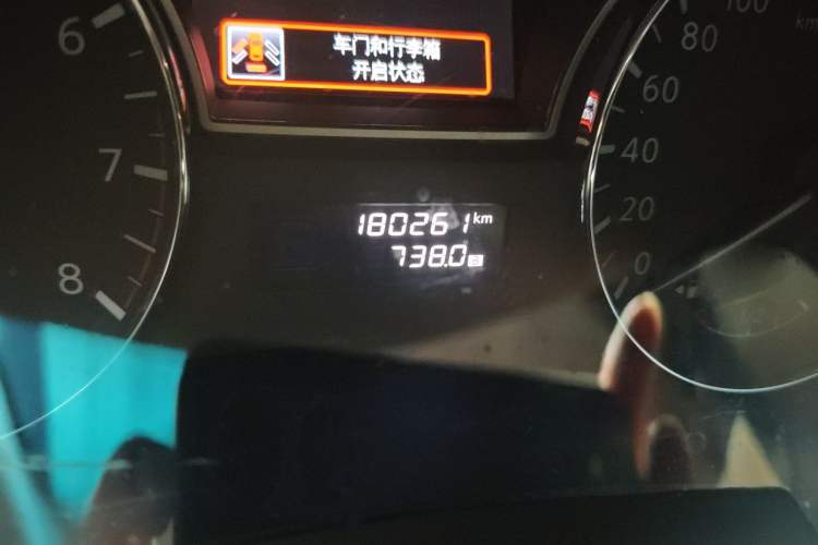 Used Nissan Teana 2015 2.0L XL Upper Champions League Tech Edition Odometer Close Up