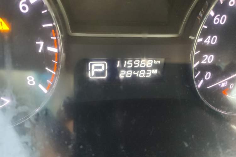 Used Nissan Teana 2015 2.0L XL Upper Champions League Tech Edition Odometer Close Up