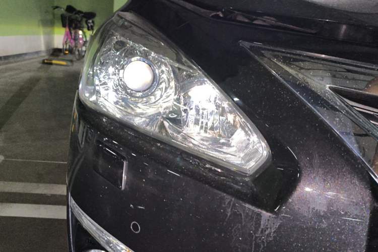 Used Nissan Teana 2015 Duke 2.5L XV-VIP Champions League Prestige Edition Right Front Headlight