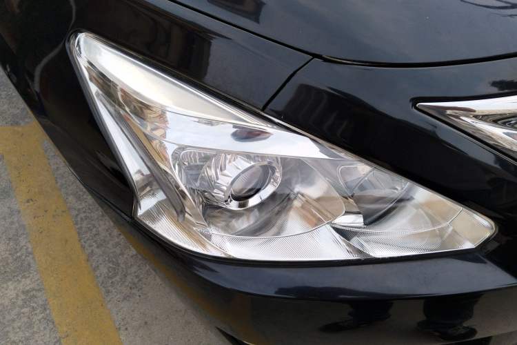 Used Nissan Teana 2015 2.0L XL-Sporty UEFA Champions League Edition Right Front Headlight
