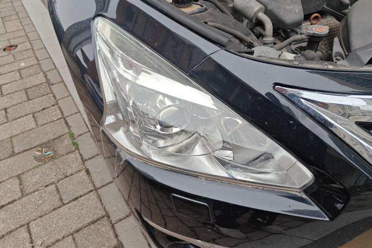Used Nissan Teana 2015 Duke 2.5L XV Champions League Glory Edition Right Front Headlight