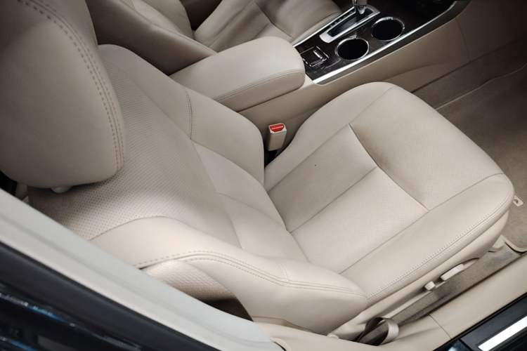 Used Nissan Teana 2015 2.0L XL Upper Champions League Tech Edition Right Front Seat