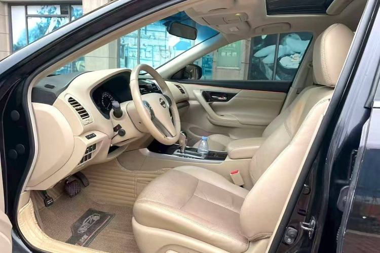 Used Nissan Teana 2015 2.0L XE-Sporty Champions League Sports Edition Right Front Seat