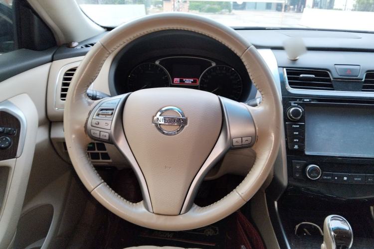 Used Nissan Teana 2015 2.0L XL-Sporty UEFA Champions League Edition Steering Wheel