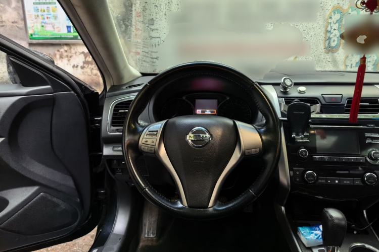 Used Nissan Teana 2015 2.0L XL-Sporty UEFA Champions League Edition Steering Wheel