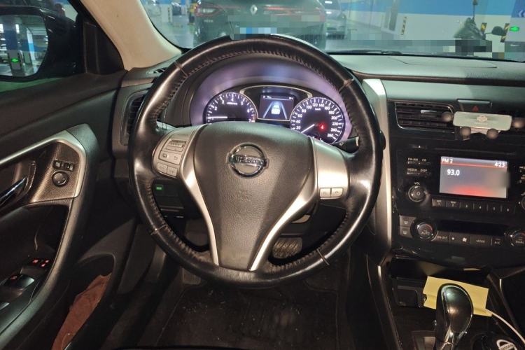 Used Nissan Teana 2015 2.0L XL-Sporty UEFA Champions League Edition Steering Wheel
