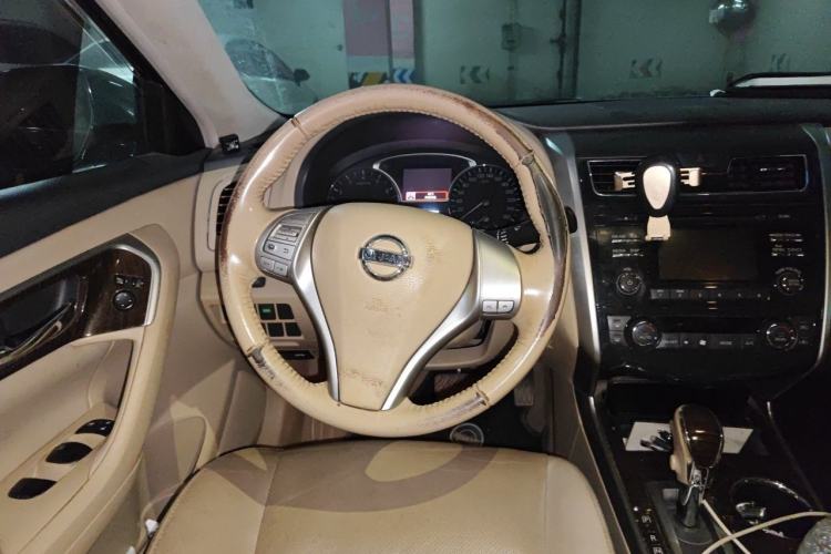 Used Nissan Teana 2015 2.0L XL-Sporty UEFA Champions League Edition Steering Wheel