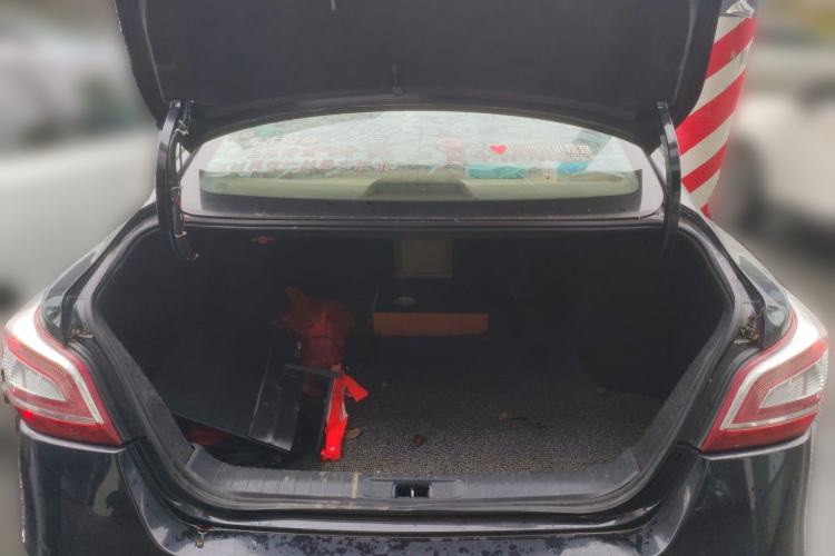 Used Nissan Teana 2015 2.0L XE-Sporty Champions League Sports Edition Trunk