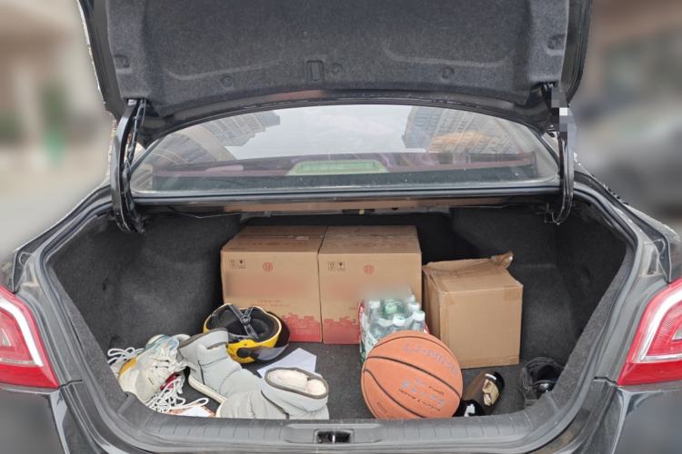 Used Nissan Teana 2015 Duke 2.5L XV Champions League Glory Edition Trunk