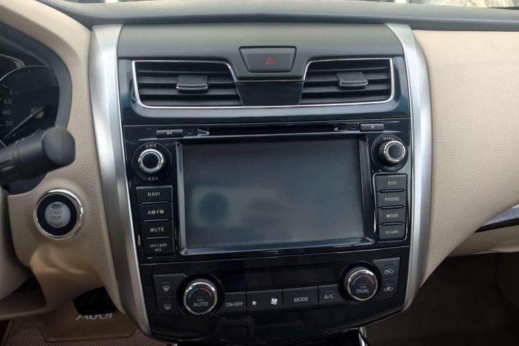 Used Nissan Teana 2015 2.0L XL Upper Champions League Tech Edition Audio And AC Panel