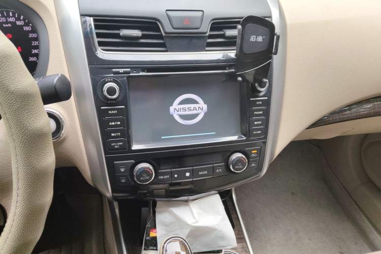 Used Nissan Teana 2015 2.0L XL Upper Champions League Tech Edition Audio And AC Panel