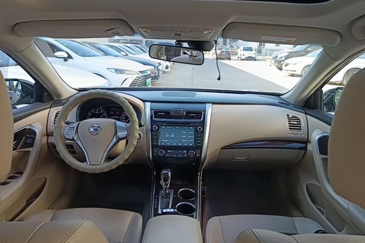 Used Nissan Teana 2015 2.0L XL Upper Champions League Tech Edition Center Console