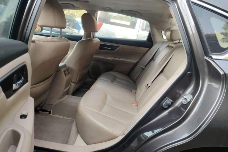 Used Nissan Teana 2015 2.0L XL Upper Champions League Tech Edition Interior 4