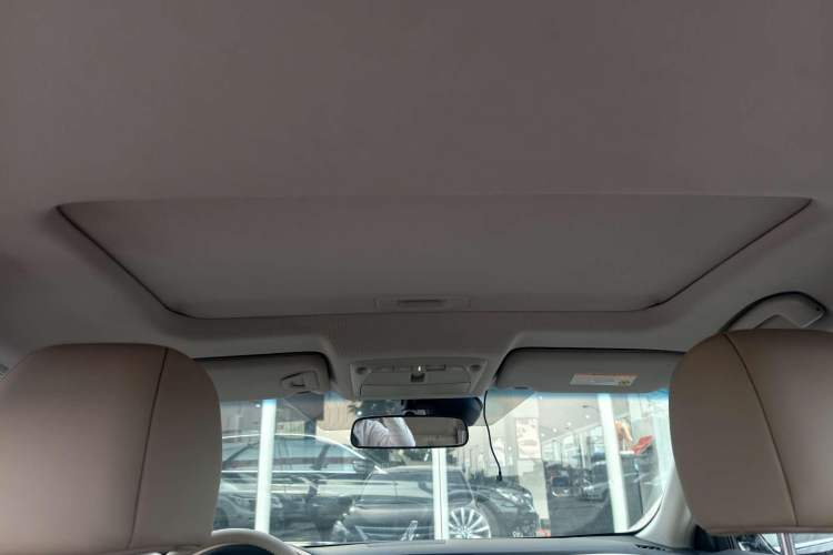 Used Nissan Teana 2015 2.0L XL Upper Champions League Tech Edition Interior 9