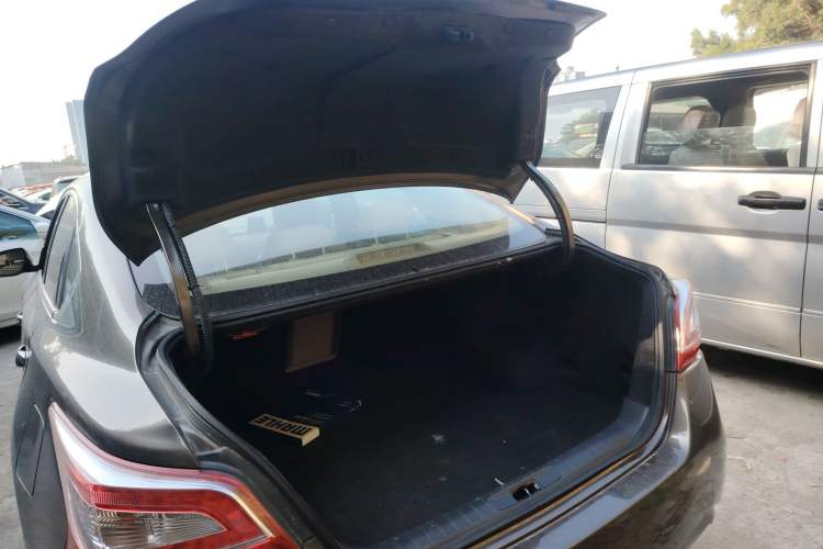 Used Nissan Teana 2015 2.0L XL Upper Champions League Tech Edition Trunk