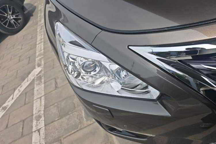 Used Nissan Teana 2015 Duke 2.5L XV Champions League Glory Edition Right Front Headlight