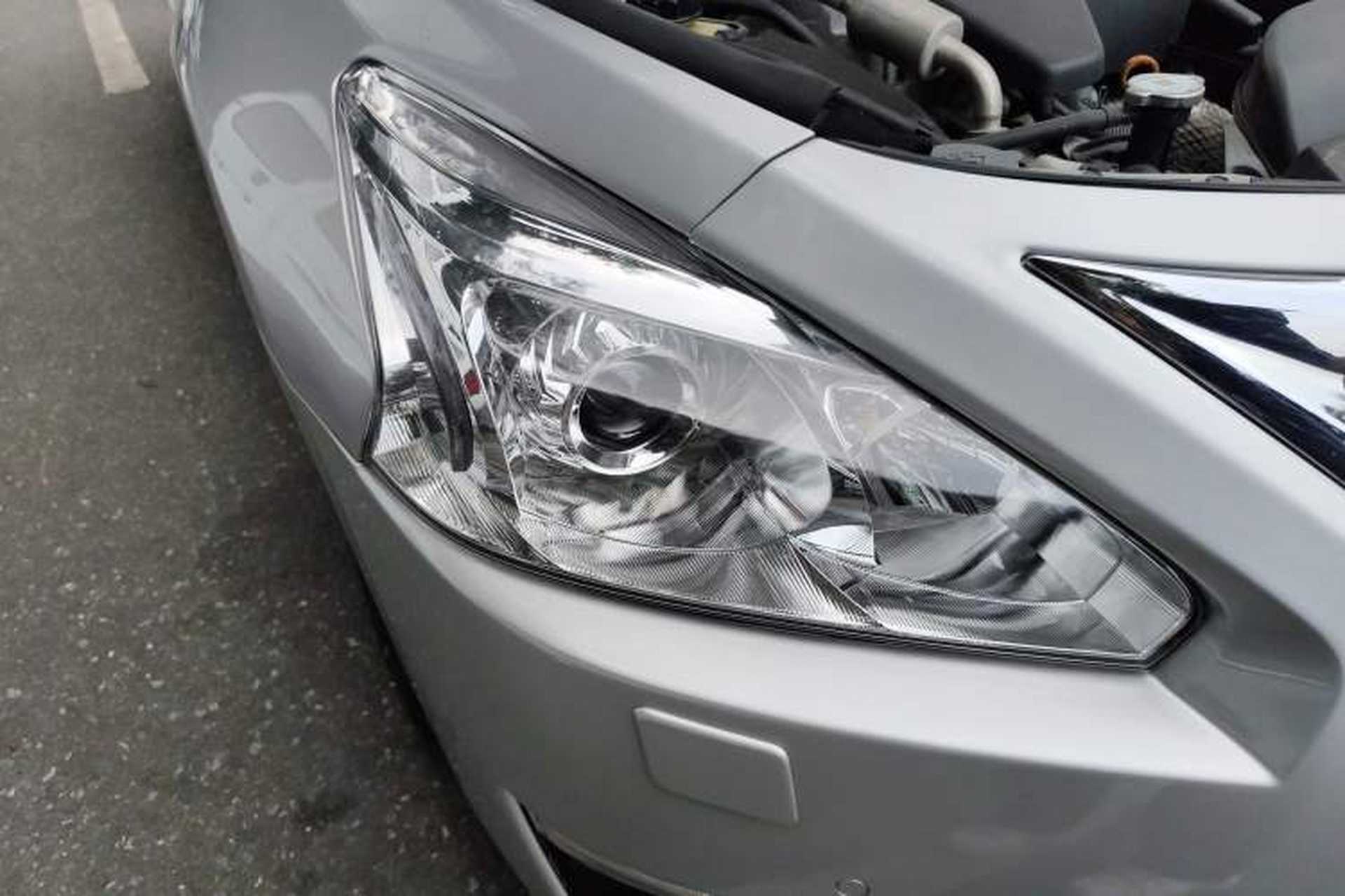 Used Nissan Teana 2015 2.5L XL-Upper NAVI Tech Champions League Deluxe Edition Right Front Headlight