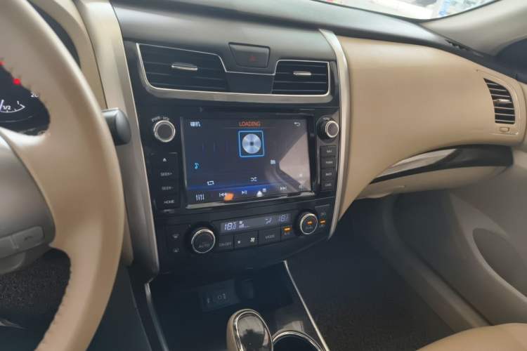 Used Nissan Teana 2015 2.0L XL Upper Champions League Tech Edition Audio And AC Panel