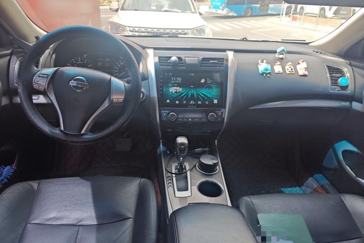Used Nissan Teana 2015 2.0L XL Upper Champions League Tech Edition Center Console