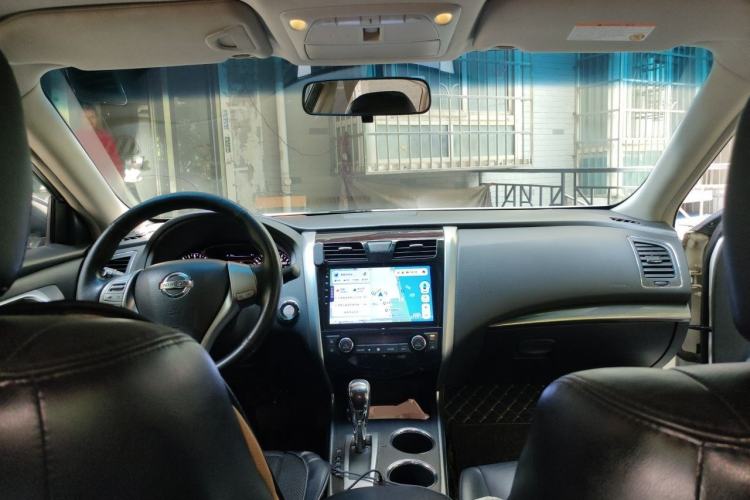 Used Nissan Teana 2015 2.0L XL-Sporty UEFA Champions League Edition Center Console