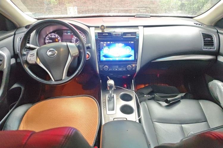 Used Nissan Teana 2015 2.0L XL Upper Champions League Tech Edition Center Console