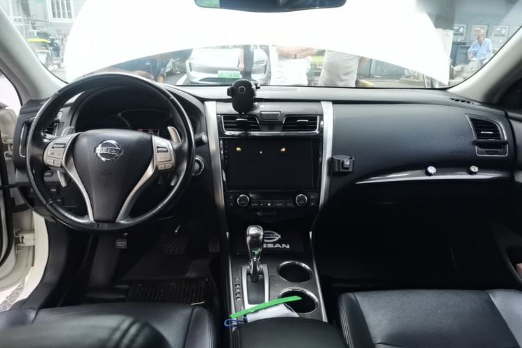 Used Nissan Teana 2015 2.5L XL Upper Champions League Tech Edition Center Console