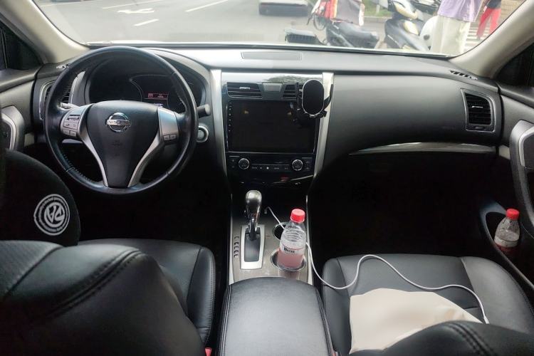 Used Nissan Teana 2015 2.0L XL Upper Champions League Tech Edition Center Console