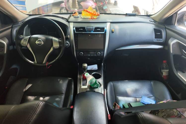 Used Nissan Teana 2015 2.0L XL Upper Champions League Tech Edition Center Console