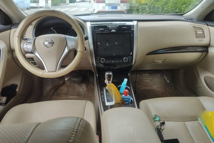 Used Nissan Teana 2015 2.0L XL-Sporty UEFA Champions League Edition Center Console