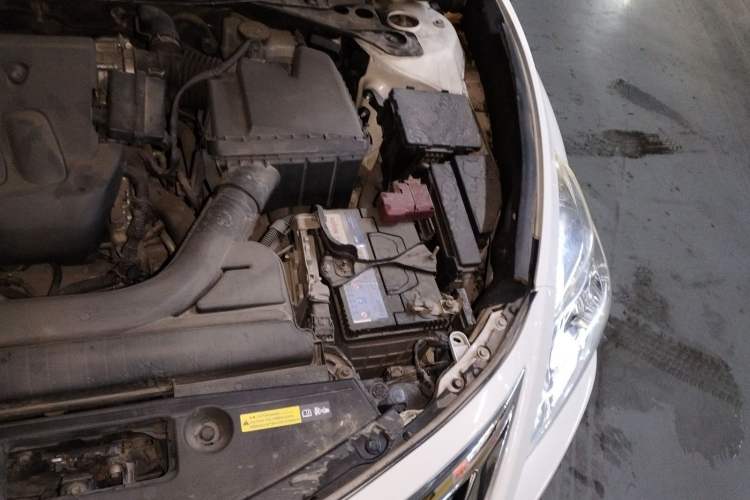 Used Nissan Teana 2015 2.0L XL Upper Champions League Tech Edition Engine Bay Left
