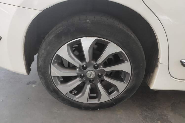 Used Nissan Teana 2015 Duke 2.5L XV Champions League Glory Edition Exterior 5