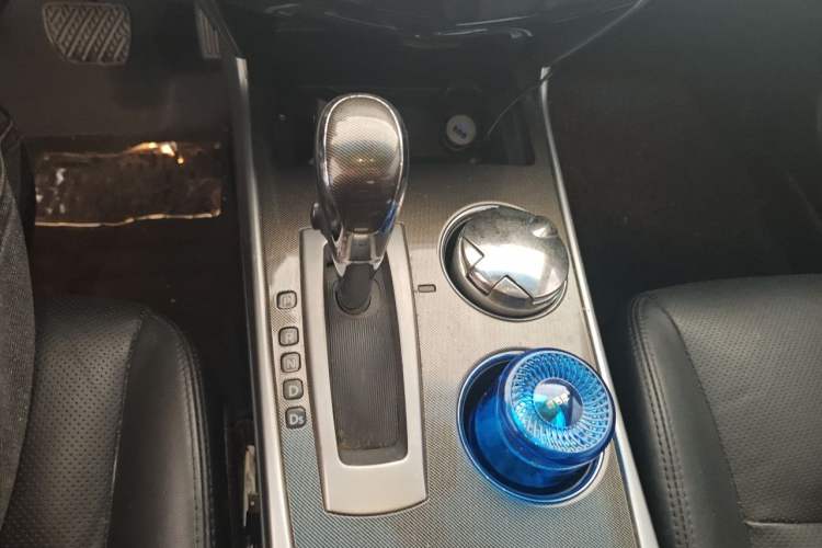 Used Nissan Teana 2015 2.0L XL-Sporty UEFA Champions League Edition Gear Lever