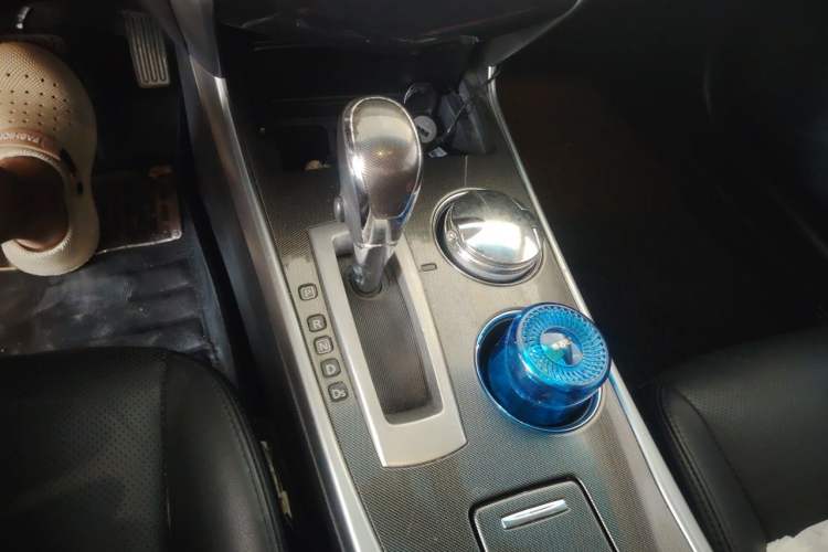 Used Nissan Teana 2015 2.0L XL-Sporty UEFA Champions League Edition Gear Lever
