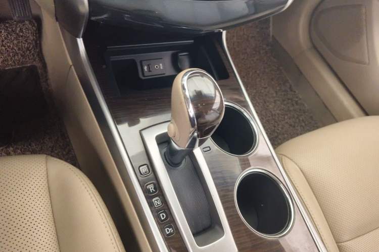 Used Nissan Teana 2015 2.0L XL Upper Champions League Tech Edition Gear Lever