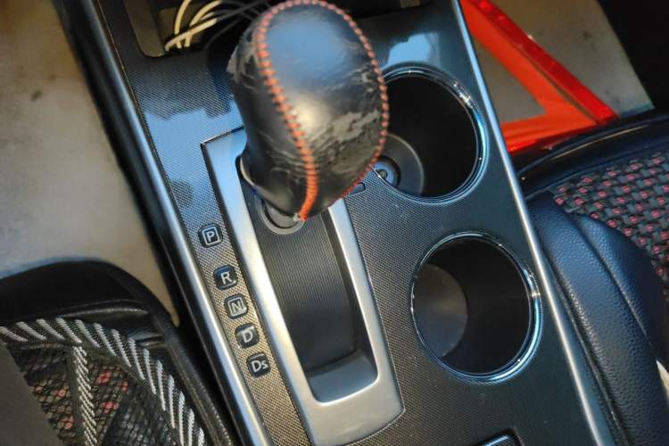 Used Nissan Teana 2015 2.0L XL-Sporty UEFA Champions League Edition Gear Lever