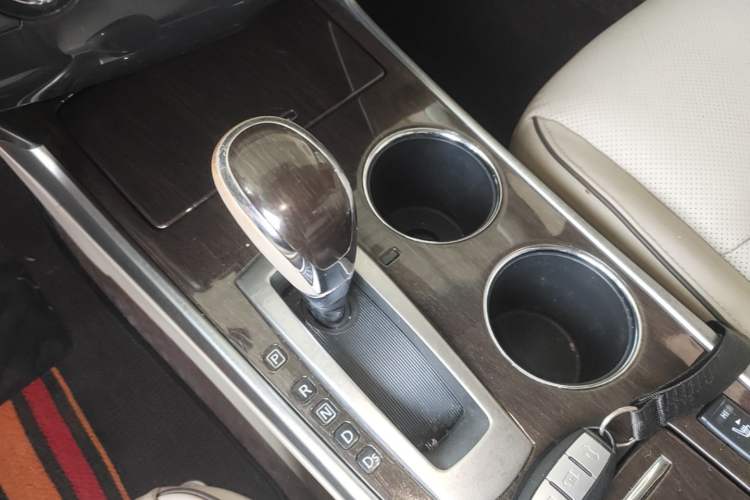 Used Nissan Teana 2015 Duke 2.5L XV Champions League Glory Edition Gear Lever